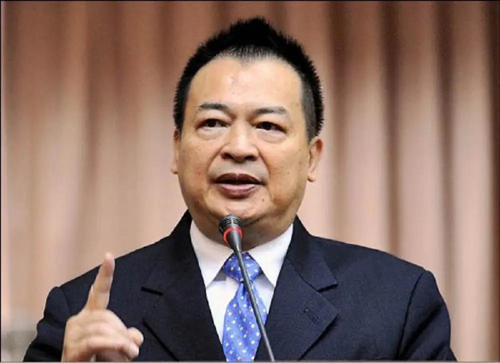 7月27日，中国国民党中评委韦伯韬公开提案，要求中国国民党研议“两岸和平统一”的