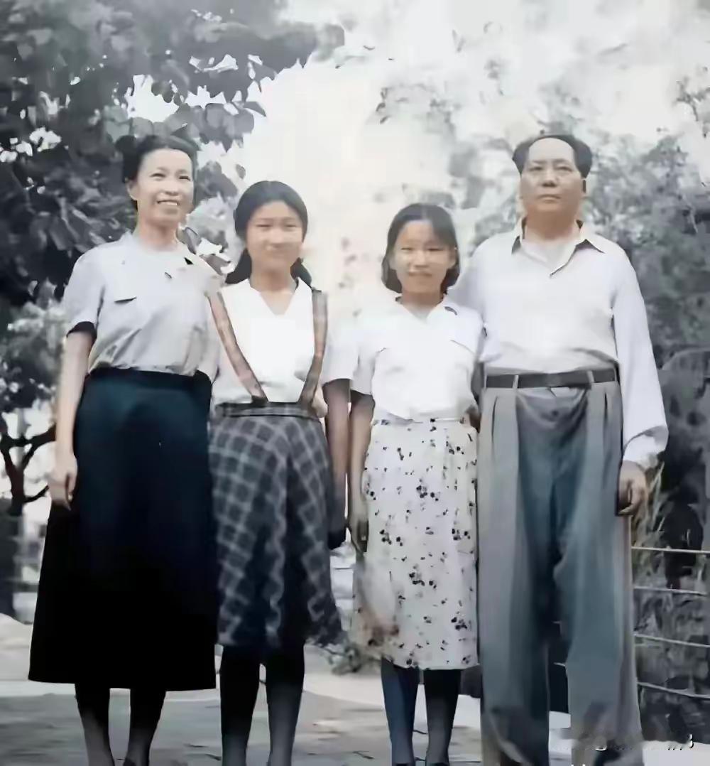 伟人温馨幸福一家人的合照