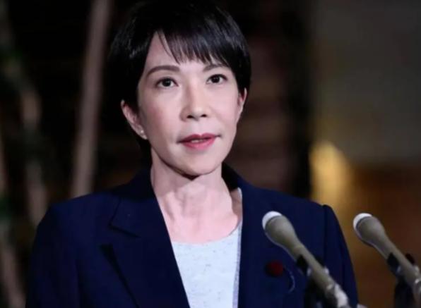 日本半死了，如果仅是中国一家制裁日本，日本可能还剩一口气。但问题是，现在掐住日本