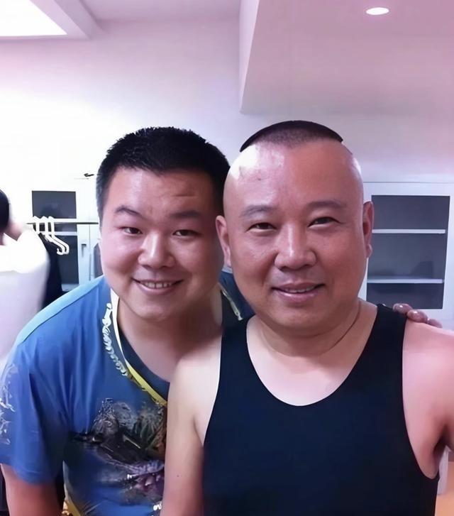 岳云鹏这个人，聪明是真聪明。郭德纲陷入风波之际，他为何大概率能全身而退？

近年