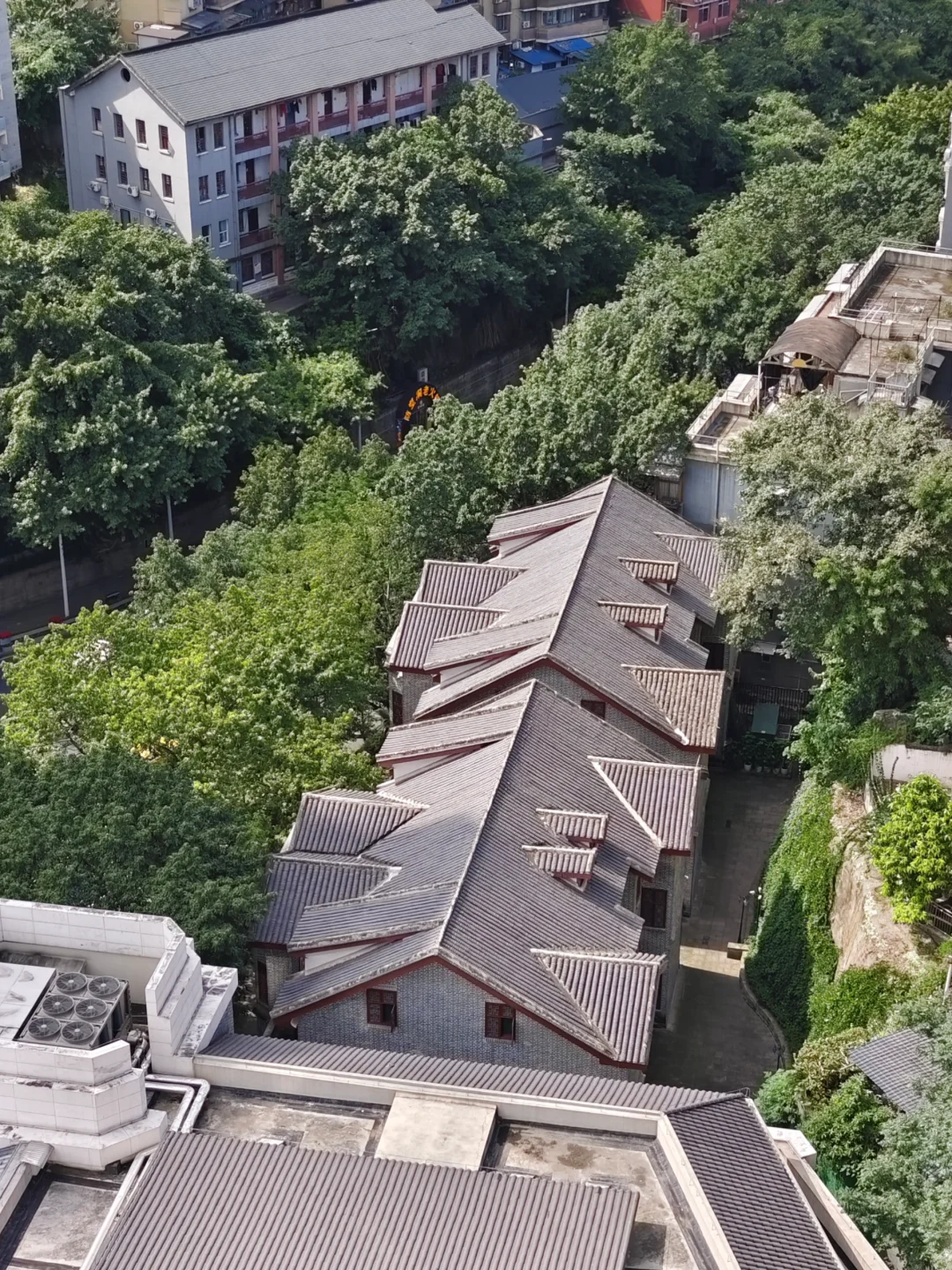 重庆特园与中国民主党派历史陈列馆
