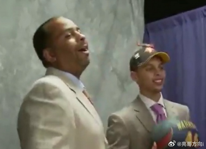 今天是前NBA球员戴尔·库里62岁的生日。而在17年前的今天，戴尔·库里通过观看