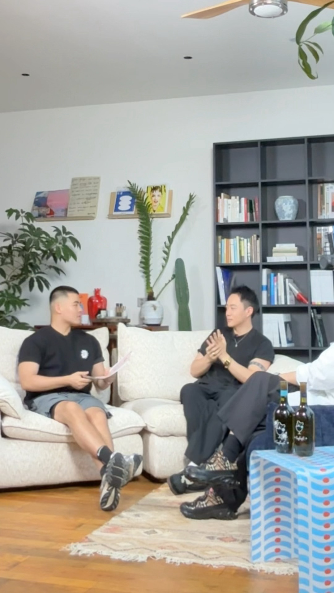 播客讲怎么样不知道，人确实很漂亮，播客届第一漂亮 