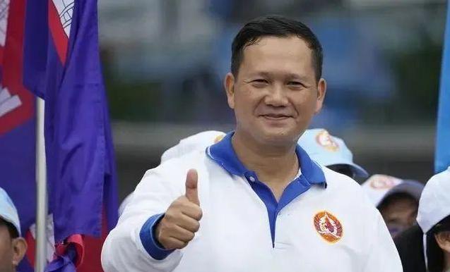 洪森的儿子到底怎么样？

先说说他那学历，美国西点军校毕业，还有纽约大学的文凭，