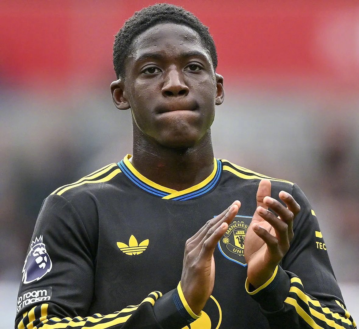 📢 最新消息：科比·梅努去年与曼联达成新合同，但鲁本·阿莫里姆并未签字批准。曼