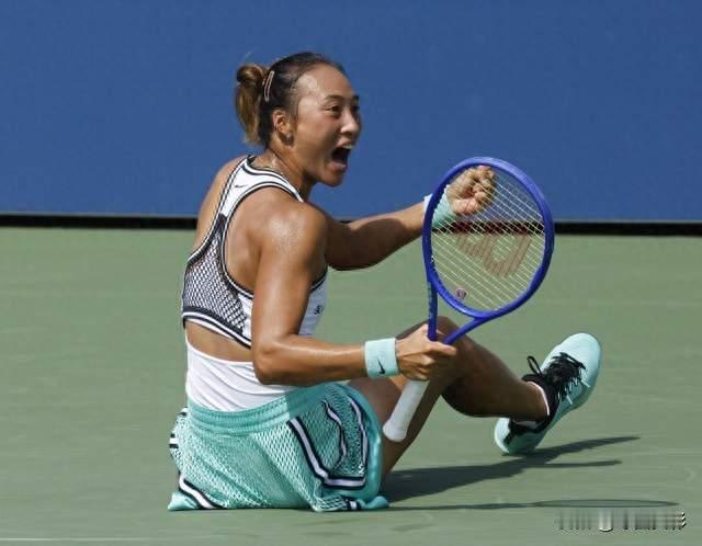 连扳7局！决胜局从0-5到7-5，郑钦文为什么能逆转？