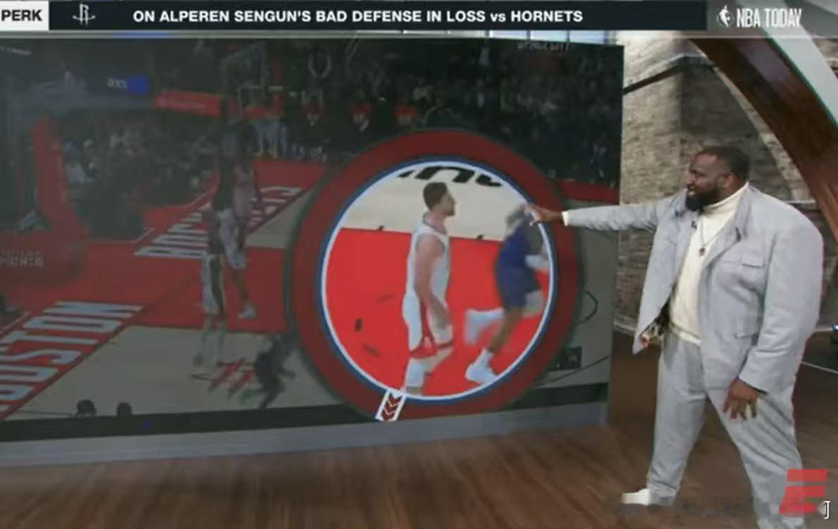 休斯顿火箭休斯顿火箭 在ESPN节目中，肯德里克-帕金斯针对火箭近期防守问题直接