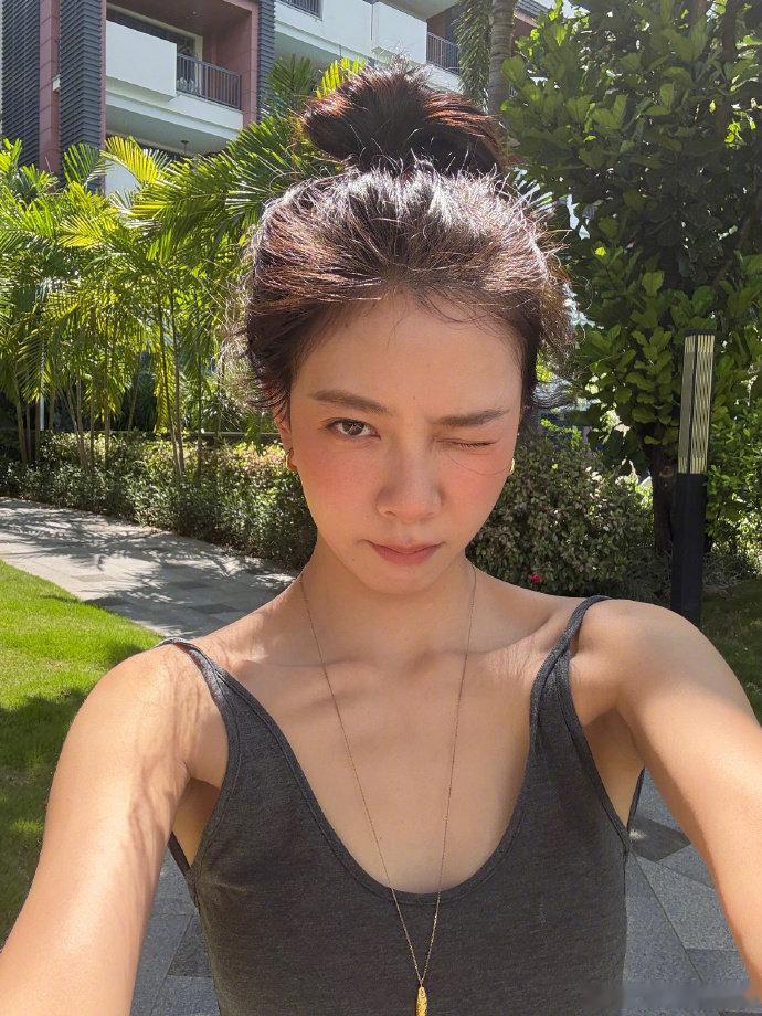 芒果TV连发十条宋妍霏芒果TV疯狂安利宋妍霏，十条连发，这颜值和舞台魅力，舞台肯