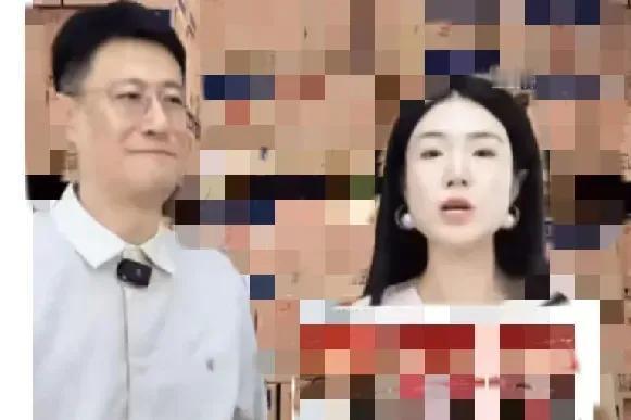 神剧王者“于震”又开辟新赛道了。连网络直播带货也能新花样了。多平台录播p图带货，