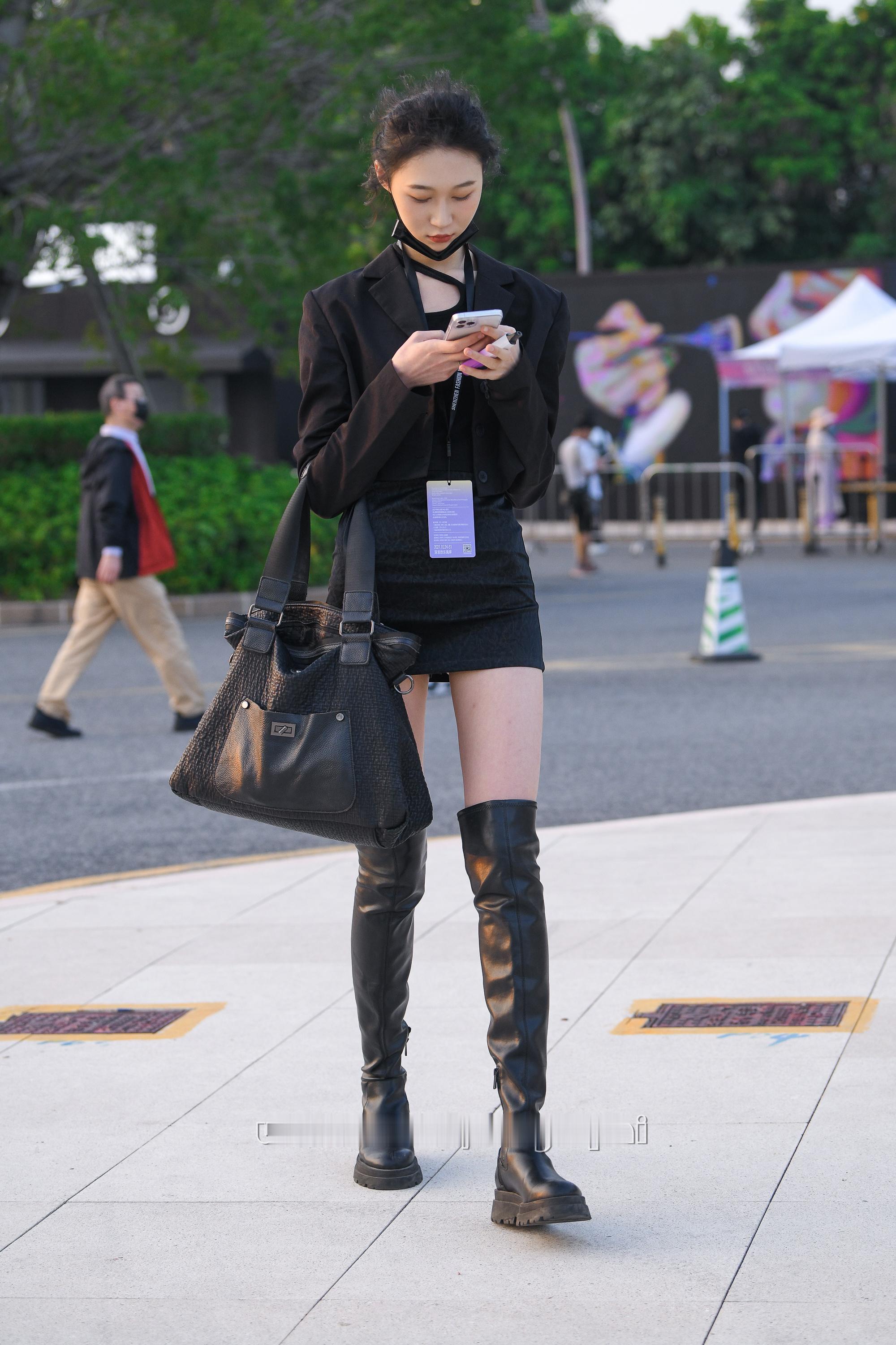 长靴短裙高挑靓丽~~ 