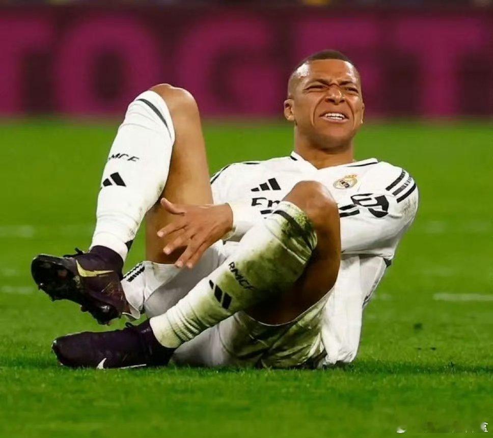 王牌对决！姆巴佩21场25球4助，哈兰德20场20球3助 12月10日 今夜，欧