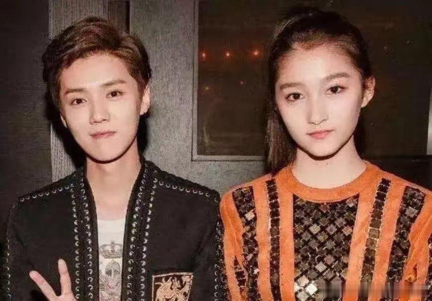 鹿晗被说“现在就算传绯闻也没人信”，关晓彤却被一直扣着流量花瓶的帽子。七年恋爱公