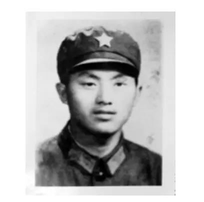 翁天泽（1954年5月-1979年3月），男，江苏省句容市宝华镇仓头村人。197