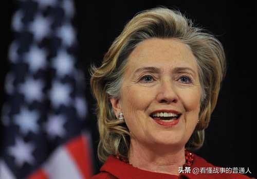 2016年美国大选落下锤子，特朗普直接闯进白宫，把一整套旧规则当场掀翻。很多国家