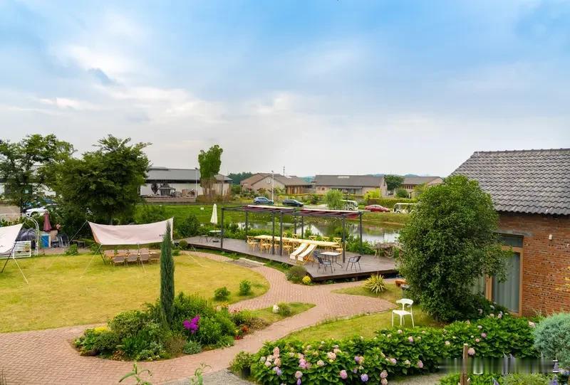 安装可燃气体报警装置太有用了！就说农家乐那个事儿，胡某开农家乐没装，游客提醒还不