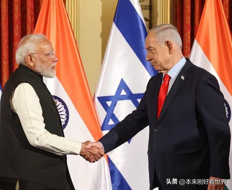 印度在关键时刻背刺伊朗，力挺以色列，让人看不懂。美以发起军事袭击伊朗前，莫迪访问