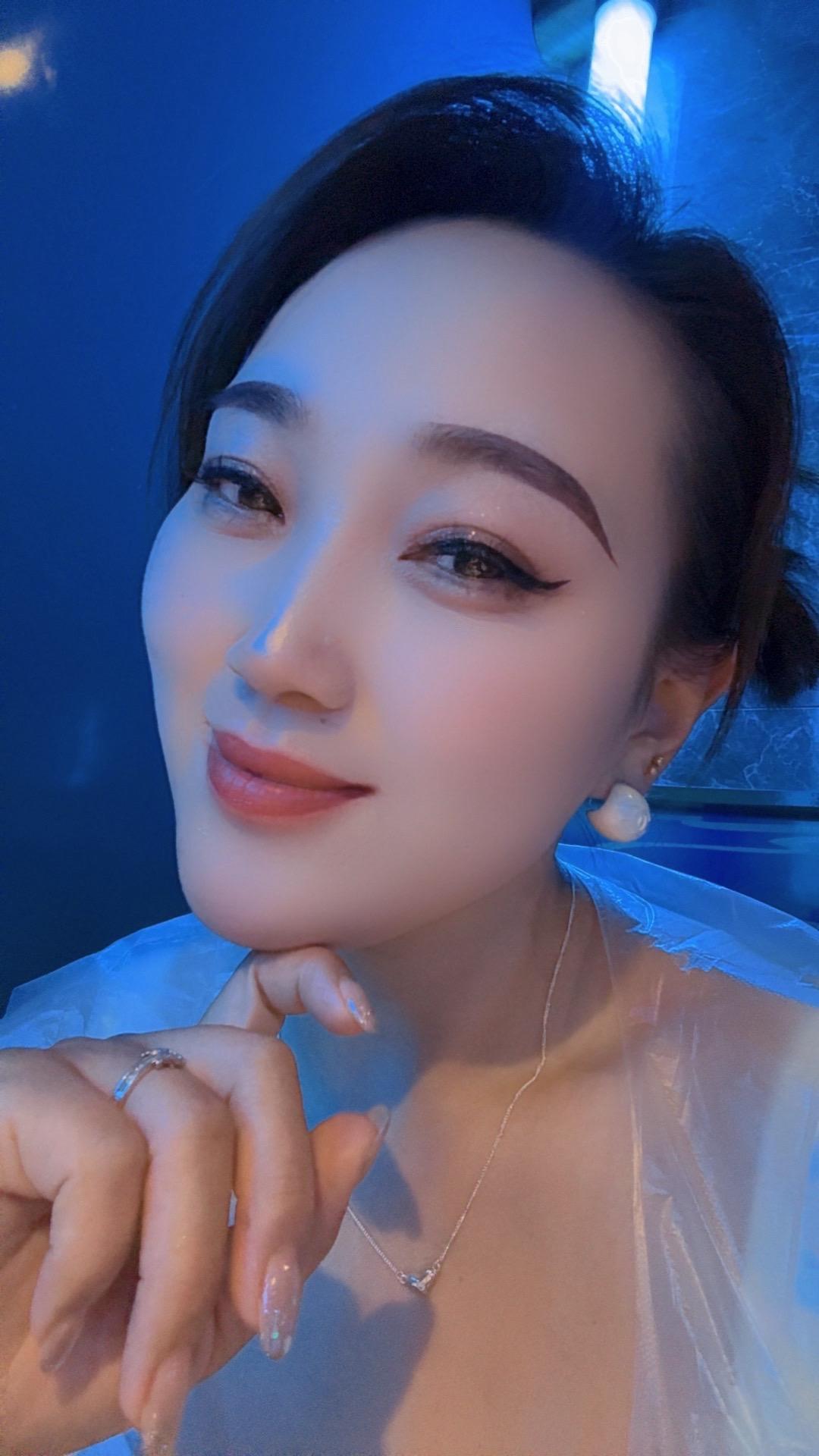 人与人之间，最难得的就是信任，最伤人的就是谎言，信任只有一次，毁掉就再...