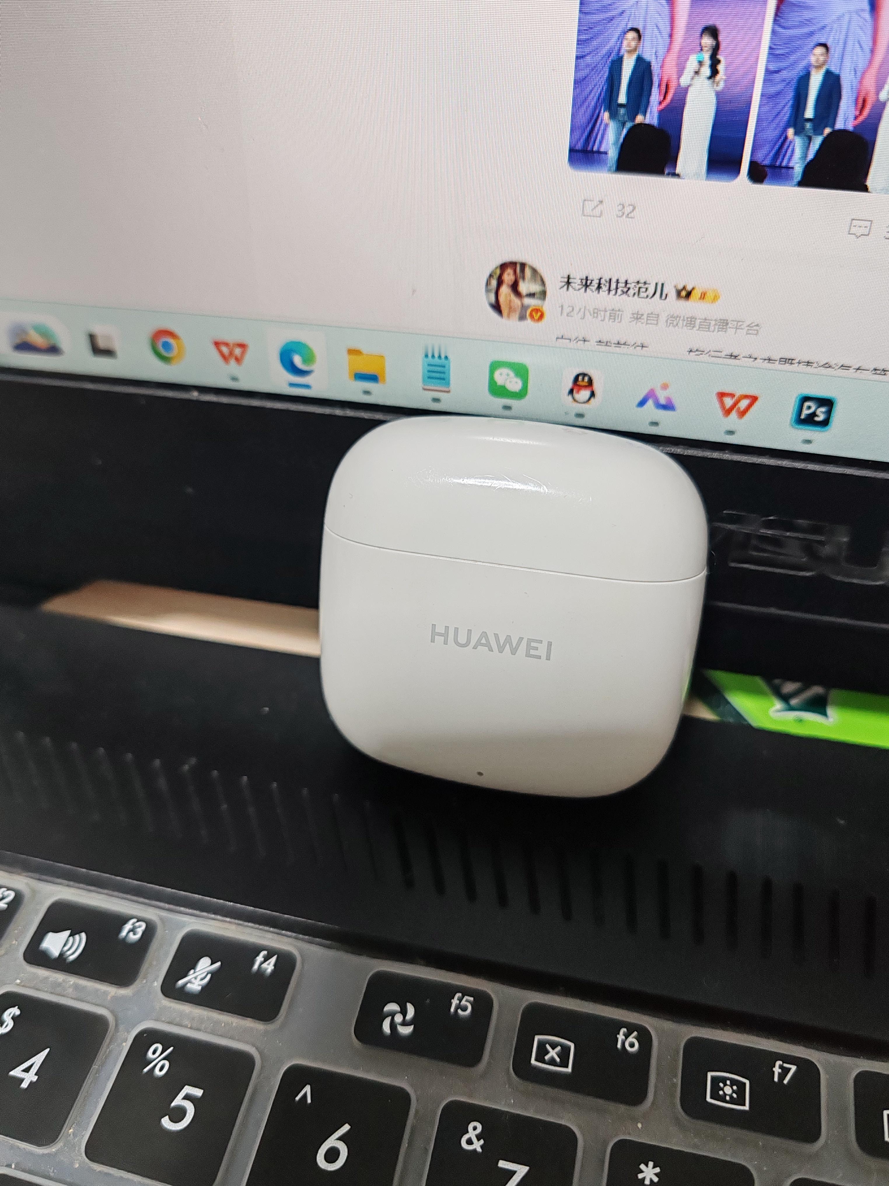 我发现这耳机，说是续航一周还真是续航一周，每到周日晚上必充电  