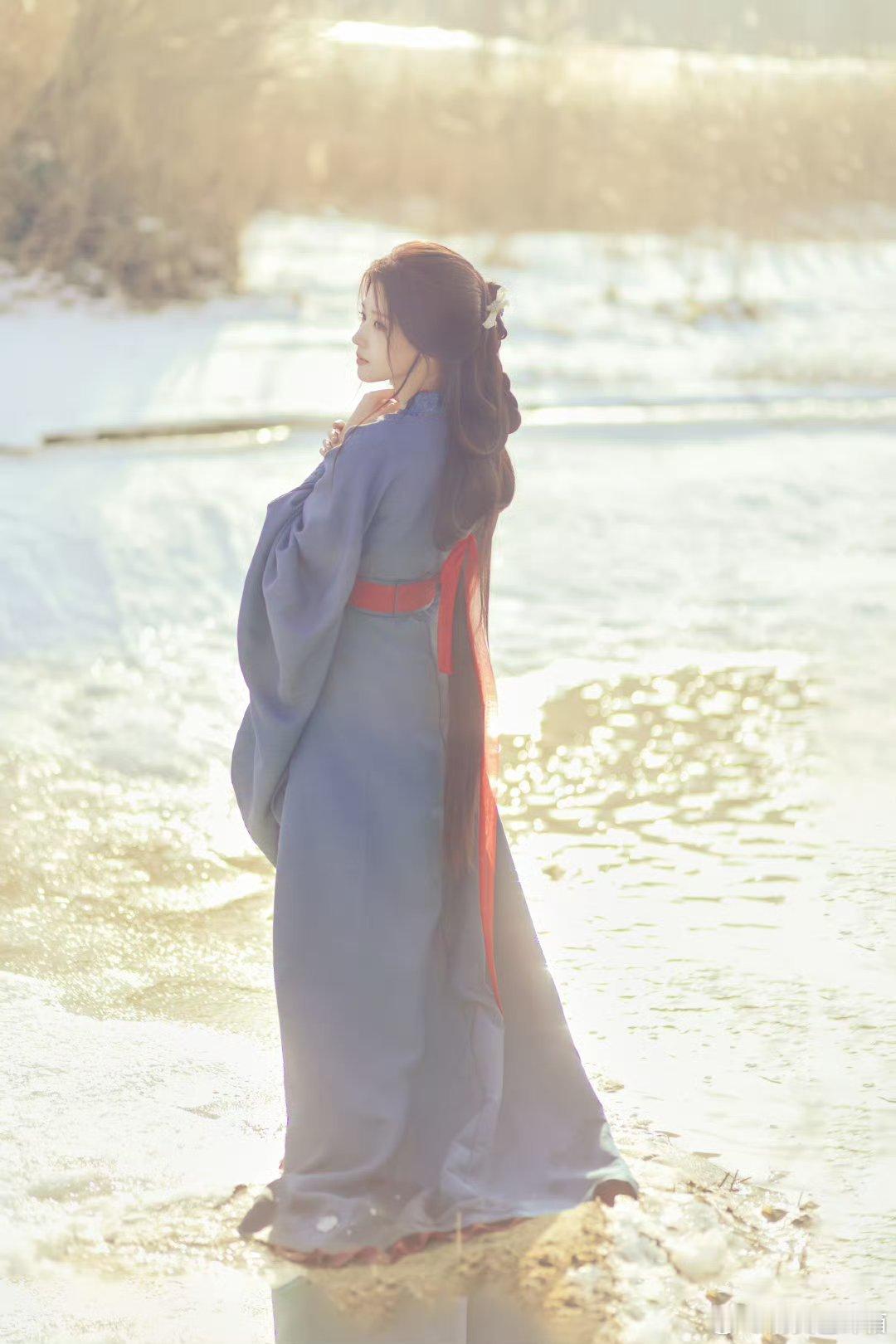 卢昱晓战国袍造型此女怎么可以貌美！！！ 