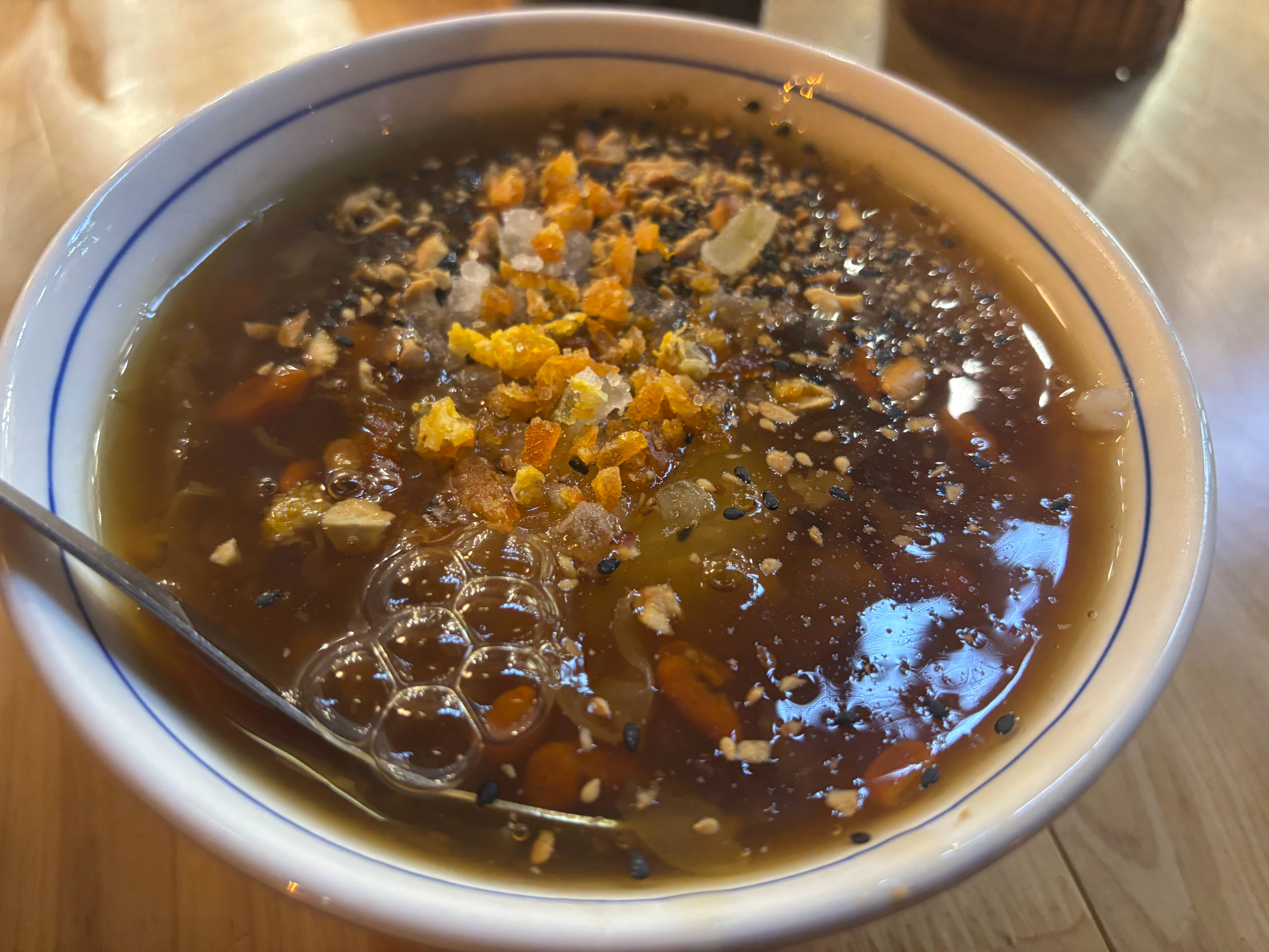 自贡甜品，10多块钱就能吃饱，还很好吃 