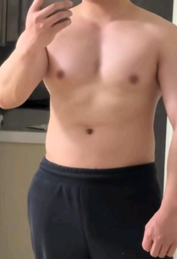 图1和图2两种不同的男性身材，你更喜欢哪一种，相信大部分人会选择喜欢图2，我比较