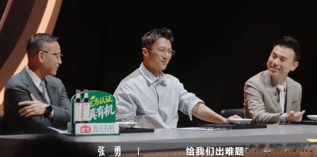谢霆锋冲上热搜！网友纷纷表示看不懂：选手多少有点不尊重了！如果这个也能晋级，那我