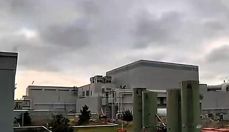 在地区议会投票通过后，日本计划重启其规模最大的核电站—柏崎刈羽核电站。

该电站