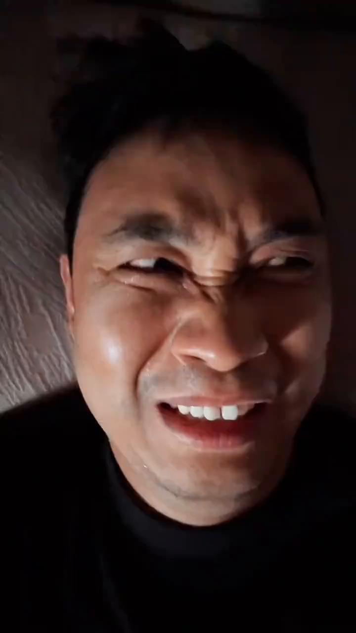 你问我怎么会天天亏，我也问我自己到底怎么了，我到底做错了什么，我想亏吗？就是亏这