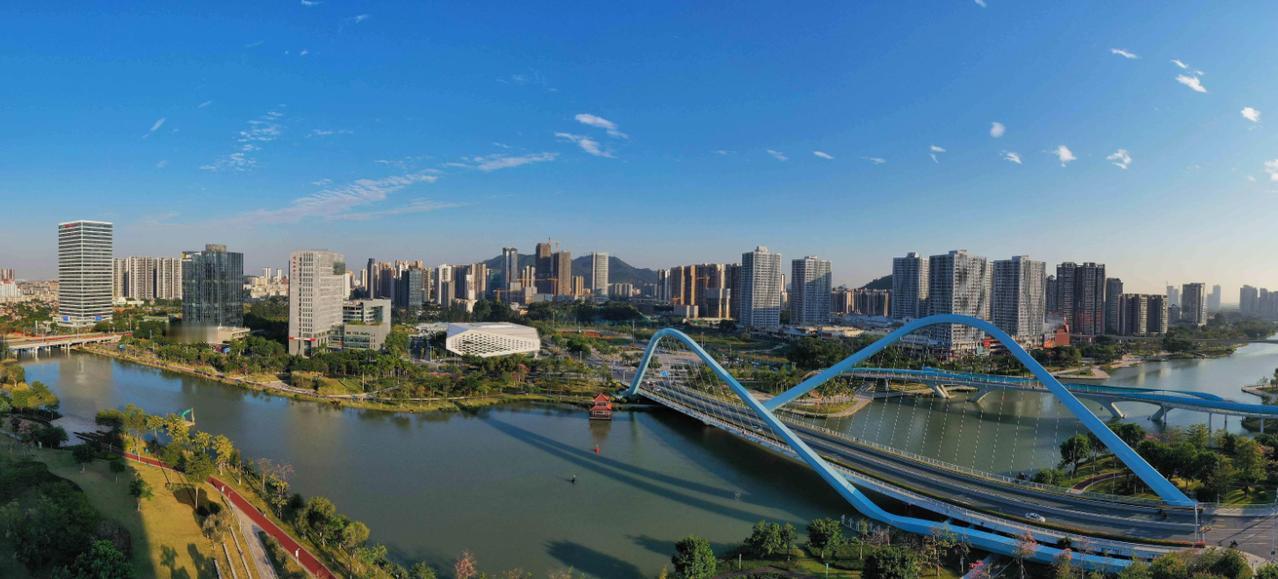 【蕉门公园正式官宣步行入园】早前小编已经发过蕉门河公园沿线都加了小围栏和告知牌，