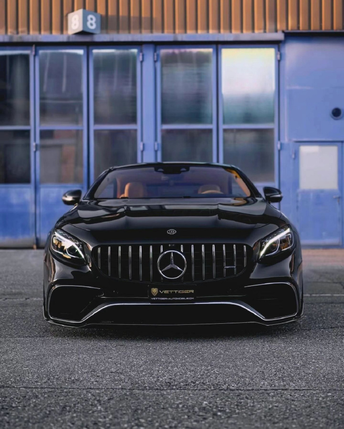 当奔驰S 63 Coupe遇上御用改装厂Brabus，瞬间变身性能与奢华并存的猛