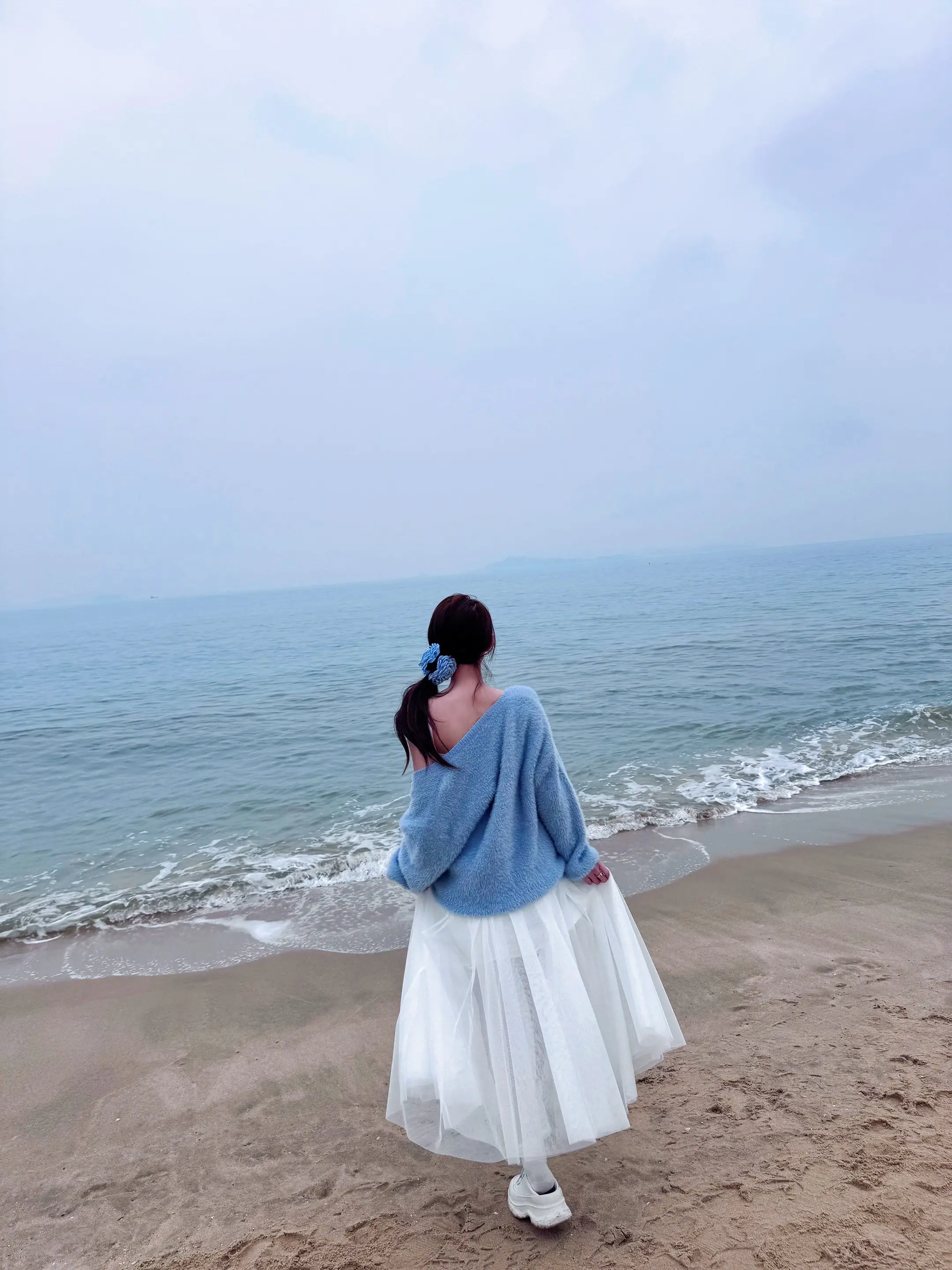 把思绪藏进阴天的大海里☁️
