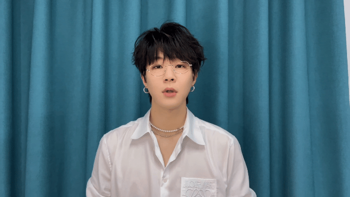 张晋李承铉胡夏都穿了早安送的衣服 早安牌“团服”上线！三位哥哥穿上瞬间有团魂了，