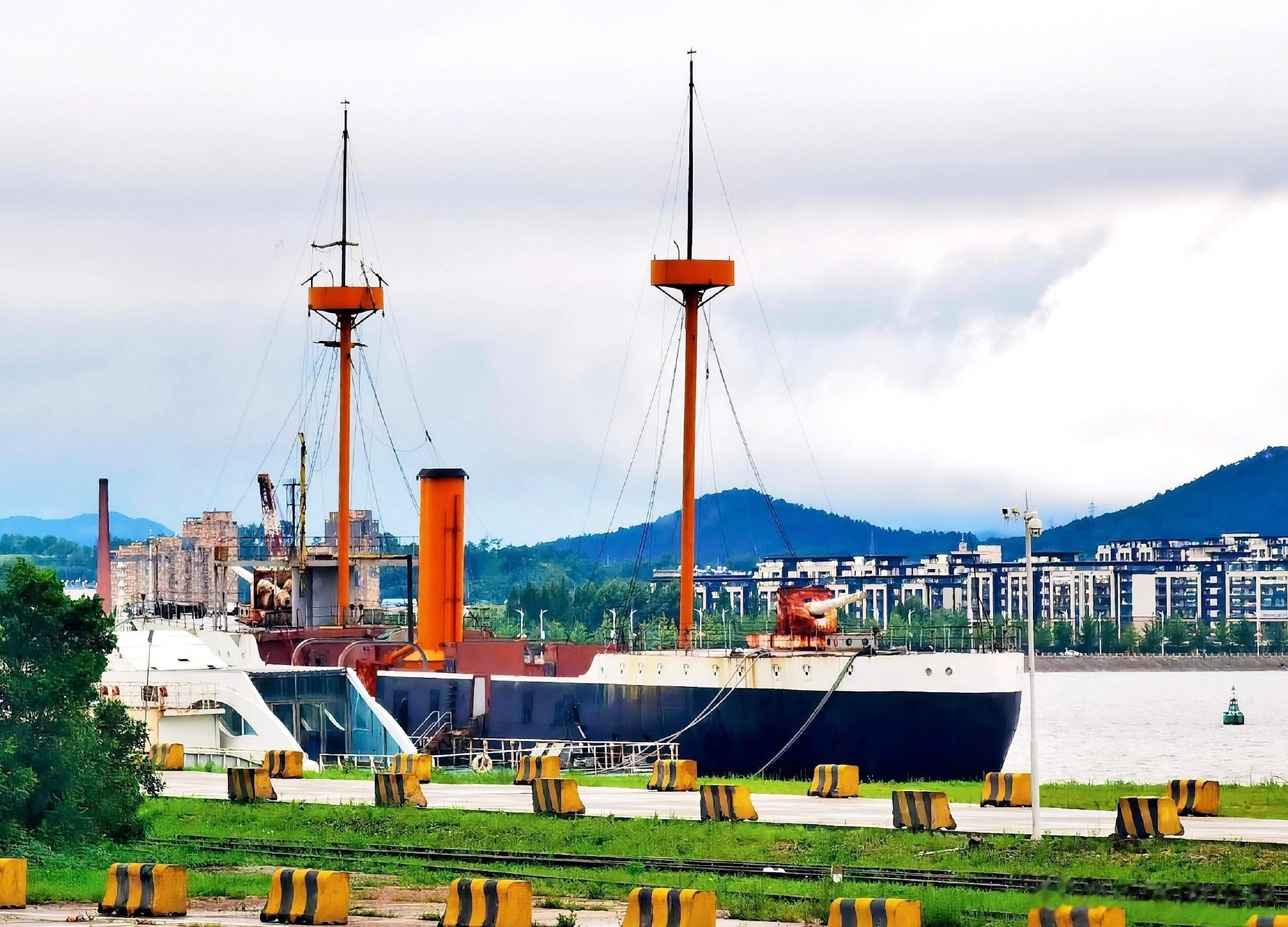 一比一制作的致远号铁甲舰，怎么就荒废到无人问津了呢？#国际情报员# ​​​