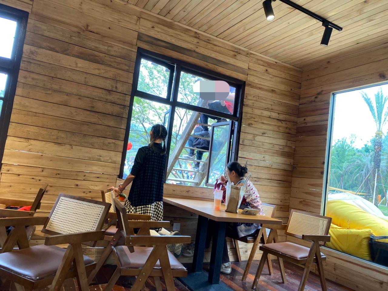 被狠狠点醒的一个道理！
女人可以在家带孩子，也可以在家做饭，收拾家务，甚至不挣钱