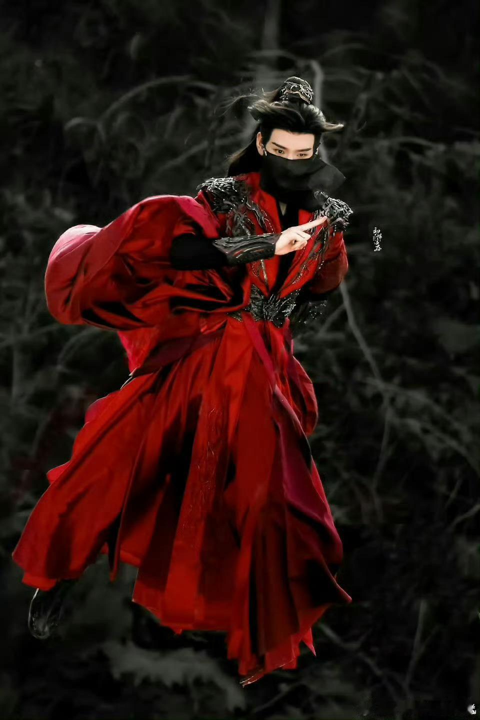 龚俊剧里剧外都是J人 龚俊《暗河传》苏暮雨是行动派，规整度拉满；私下开工抠细节、