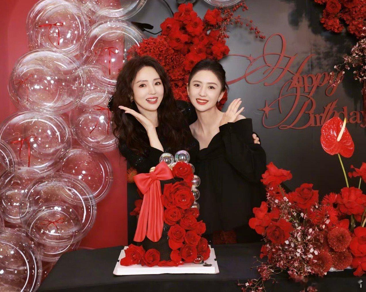 佟丽娅晒董璇庆生照，现场鲜花气球好浪漫，张维伊也把头发剪短了，清爽不少，董璇挽着
