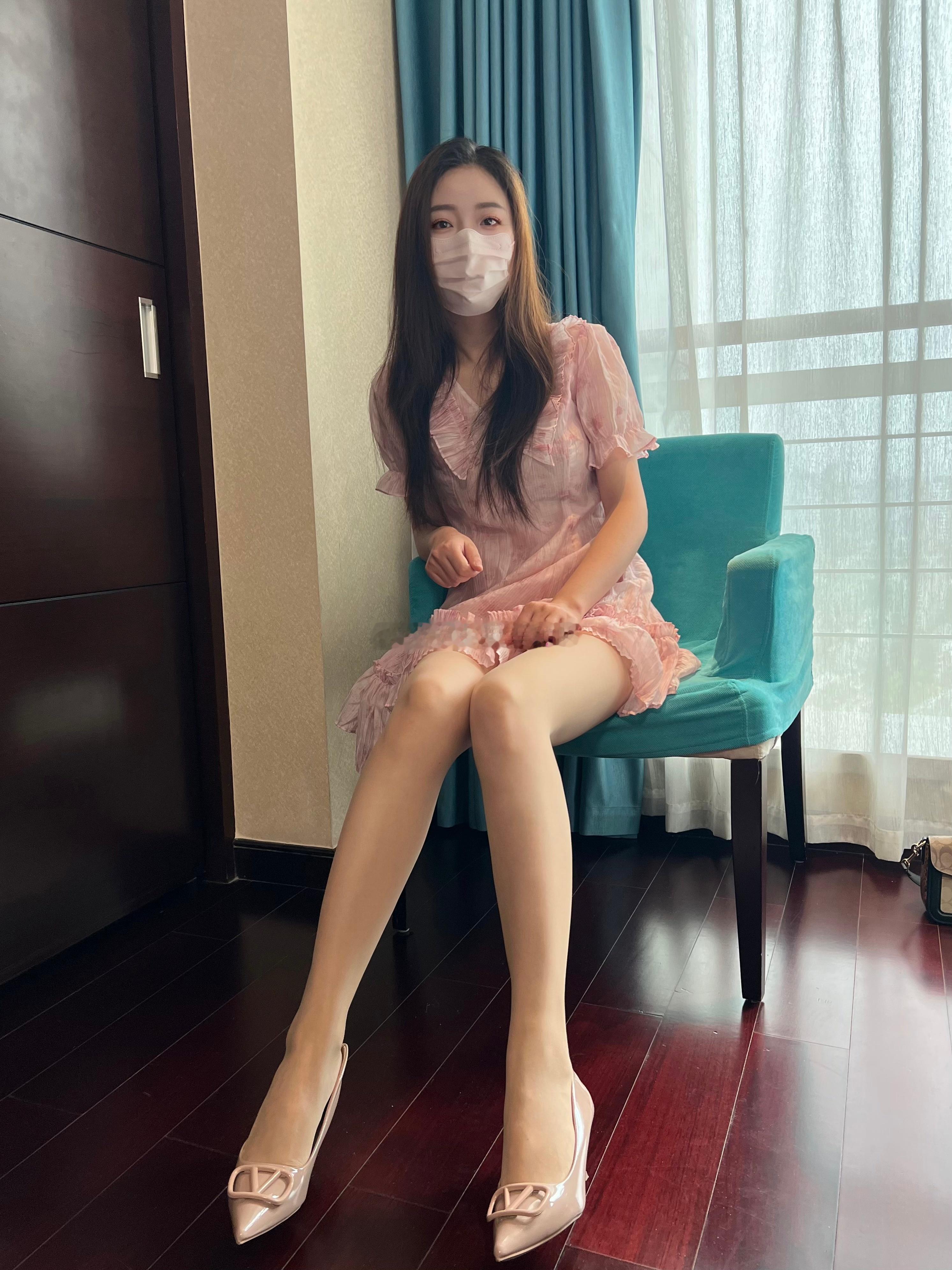 感觉还是这样适合我～ootd时尚talk秀大长腿 ​​​