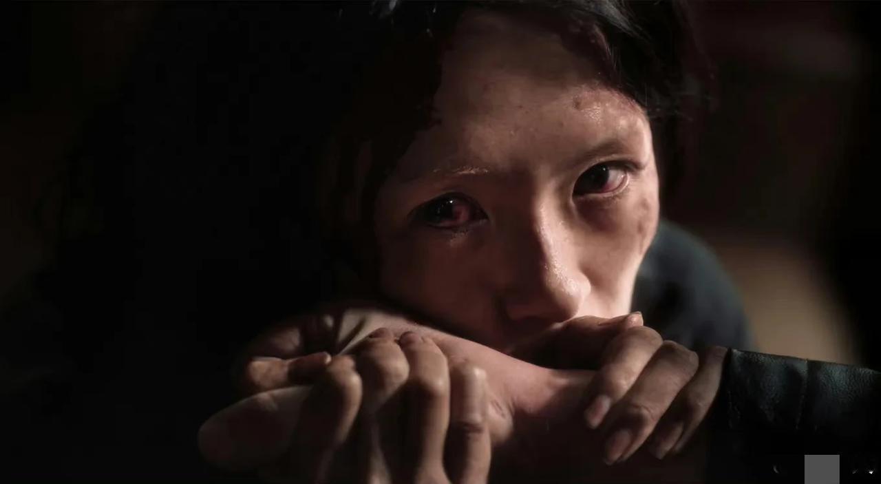 章子怡并不是传统的大美女，但她有独特的面孔让人难以忘记。在她的作品中，有几个角色