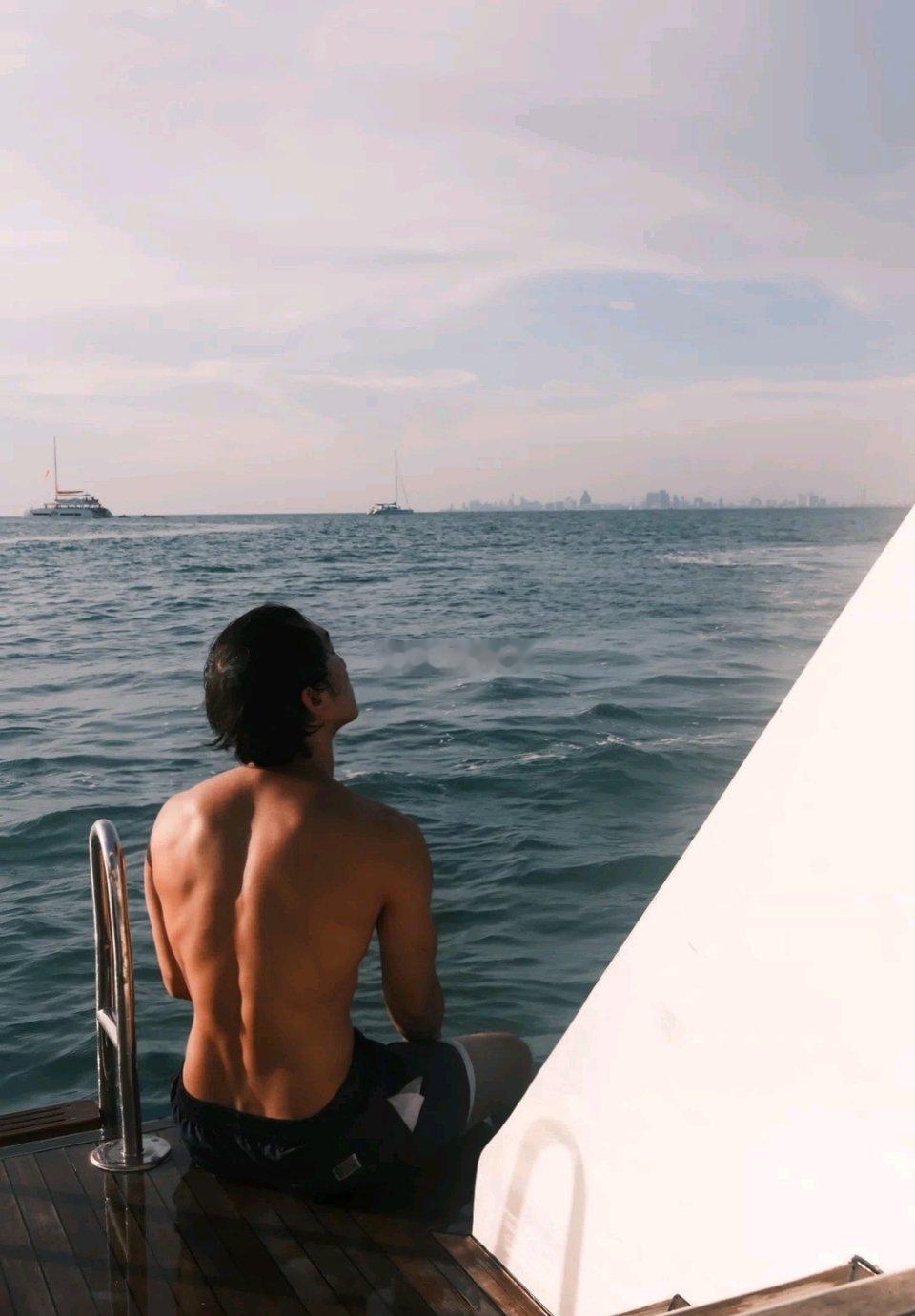 韩美娟变韩佩泉？跟过往变化有点大，秀上肌肉了……💪