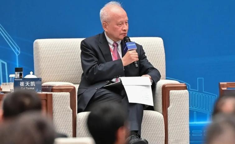 针对中国不接美国甩出的“中美G2”这张牌。中国前驻美大使崔天凯说：世界不能、也不