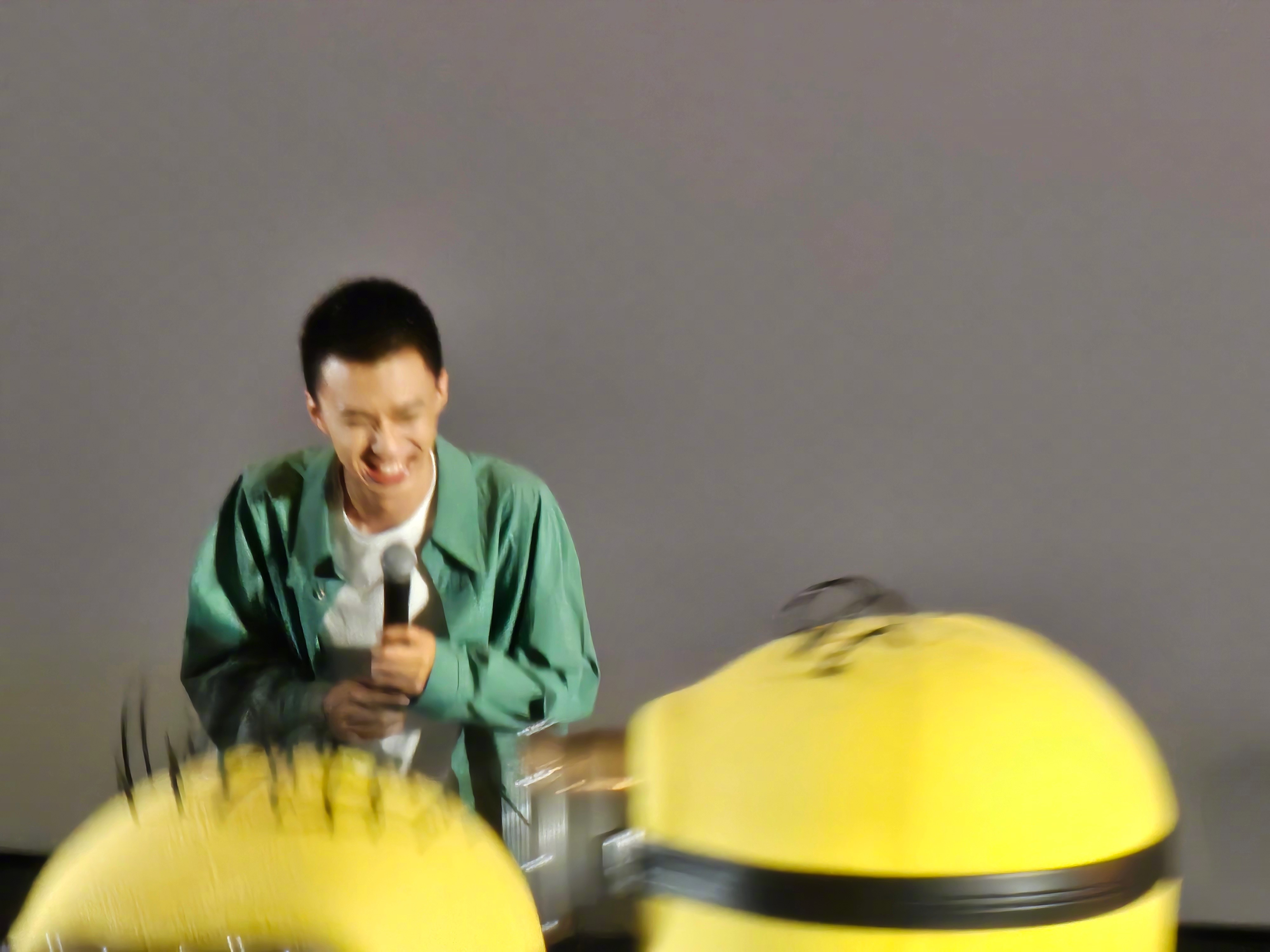 付航现身小黄人与大怪兽首映礼《小黄人与大怪兽》真的是一场酣畅淋漓的精神挠痒，感觉