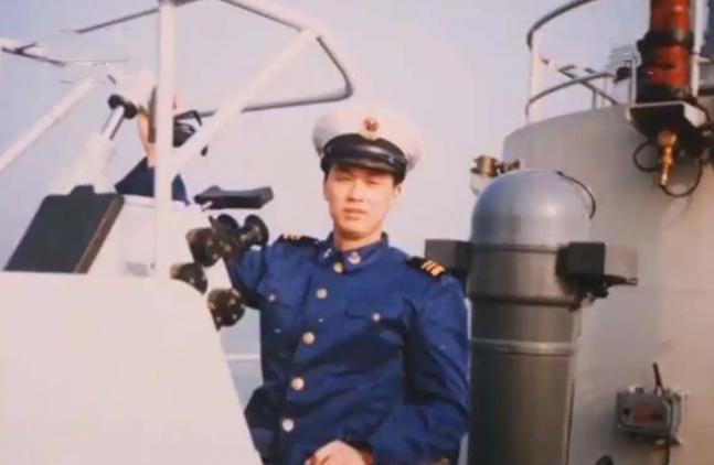 1997年，19岁战士为救人而牺牲，父母几度昏厥，可谁料 20年后，战士母亲病逝