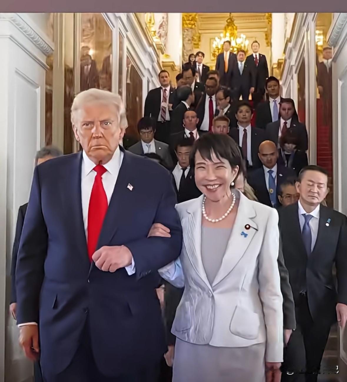 我很少讨厌一个人，但是这个人第一眼我就特别讨厌，也许你们跟我的眼光不一样，做为平