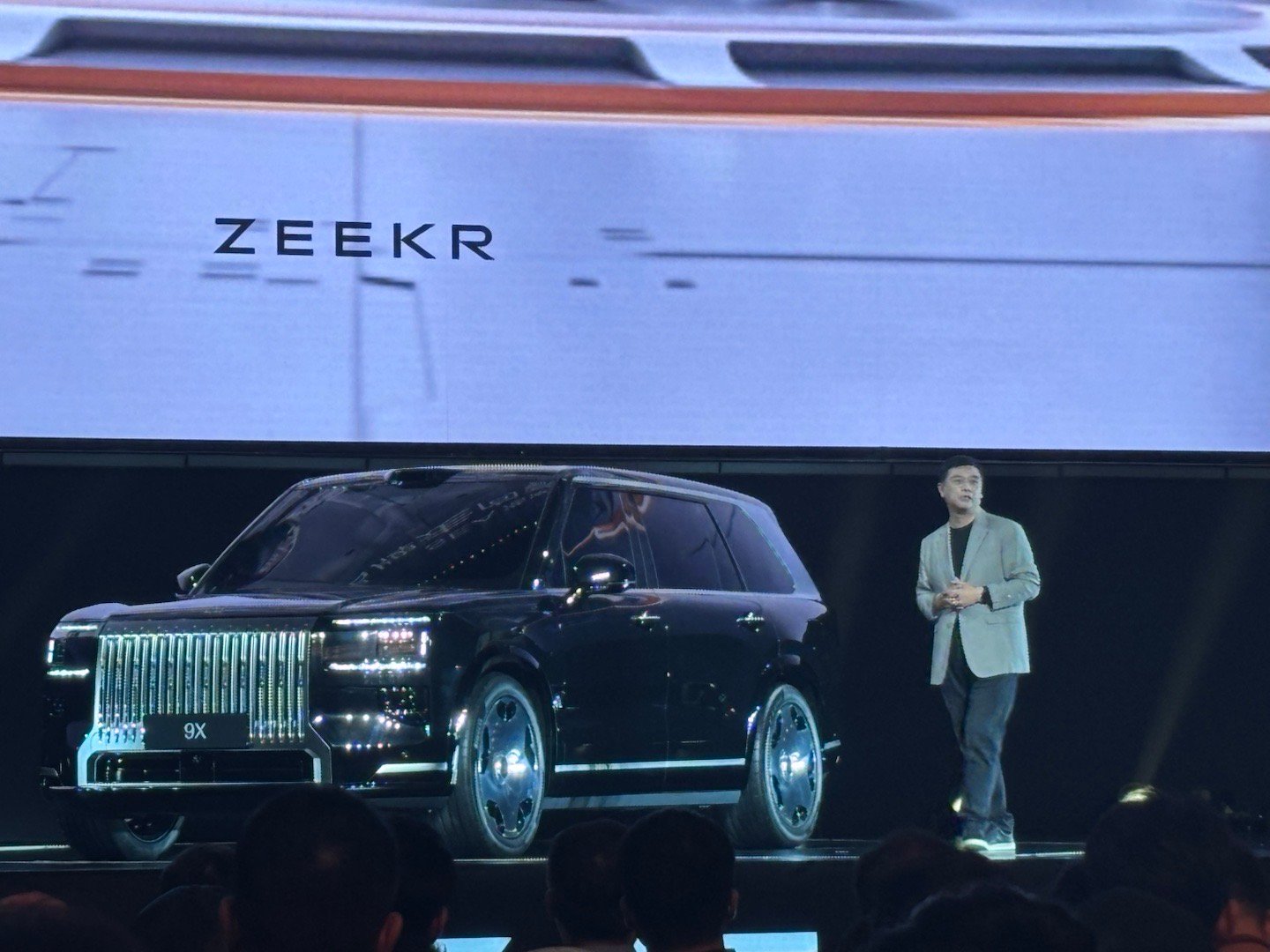 林杰总登场讲车，很大的变化电线观察极氪 9x 重新定义旗舰 suv ​​​