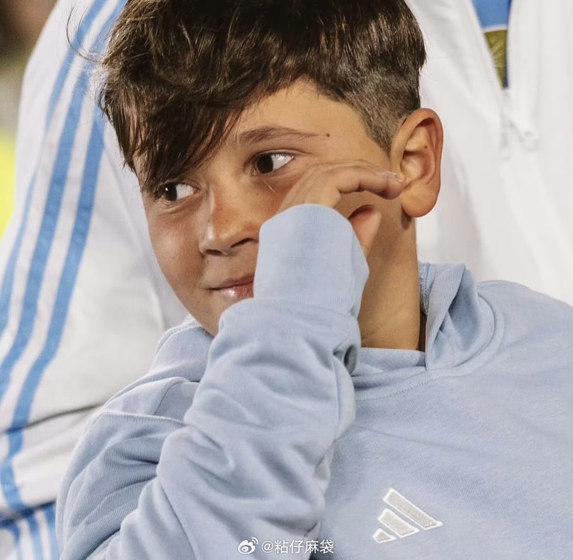 马特奥梅西[超话] 安妞ins祝麻袋10岁生日快乐！那个总是让我们欢笑的人，那个