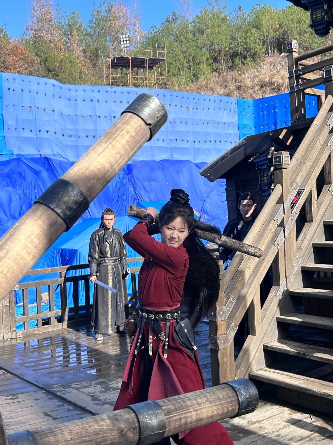 赵露思分享《珠帘玉幕》片场花絮live，小表情好生动，真的要被露思萌晕了！[相爱