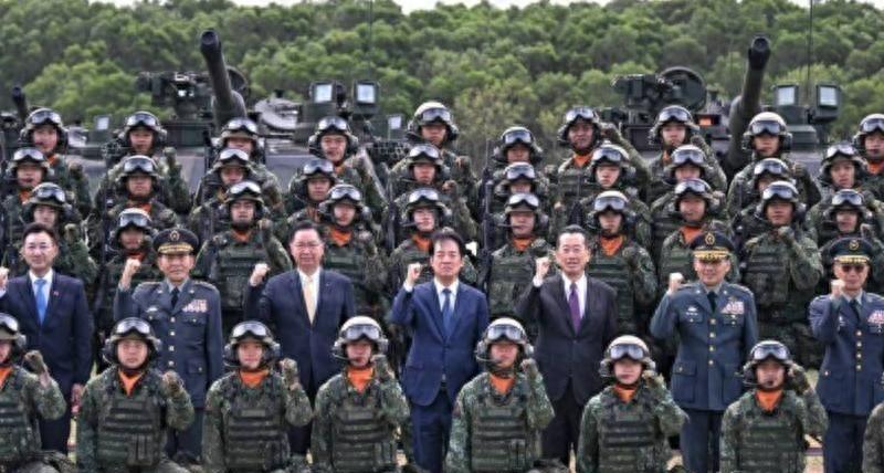 台湾花大钱买坦克，却说性能差，战时能撑多久。
10月31日赖清德在新竹主持坦克部