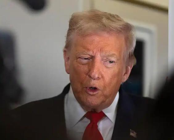 特朗普继续甩锅拜登！我国非常委婉地提到美国可能是一个正在衰落的国家时，特朗普表示