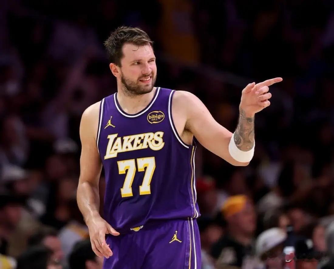 东契奇高兴坏了

据NBA记者Dave报道，东契奇对湖人这个休赛期的引援操作十分