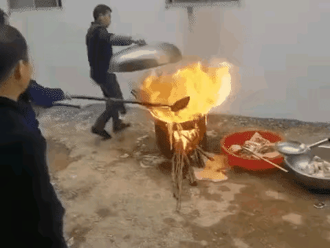 没有灭火器怎么办啊？[流泪]